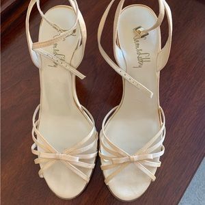 NWOT Sam & Libby Champagne Satin Strappy Sandals: Size 6.5M